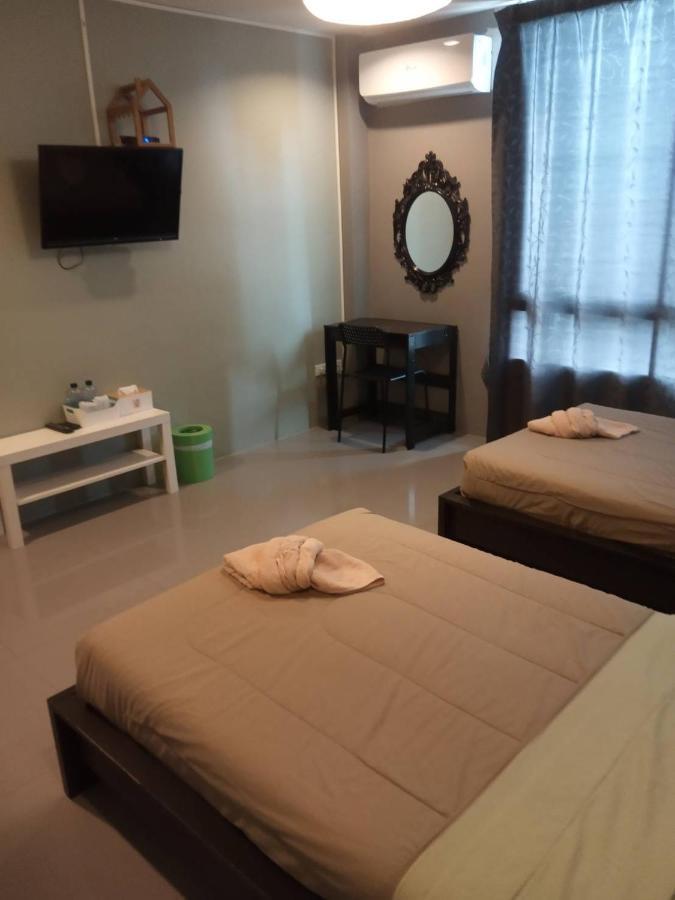 White Monkey Guesthouse Phetchaburi Extérieur photo