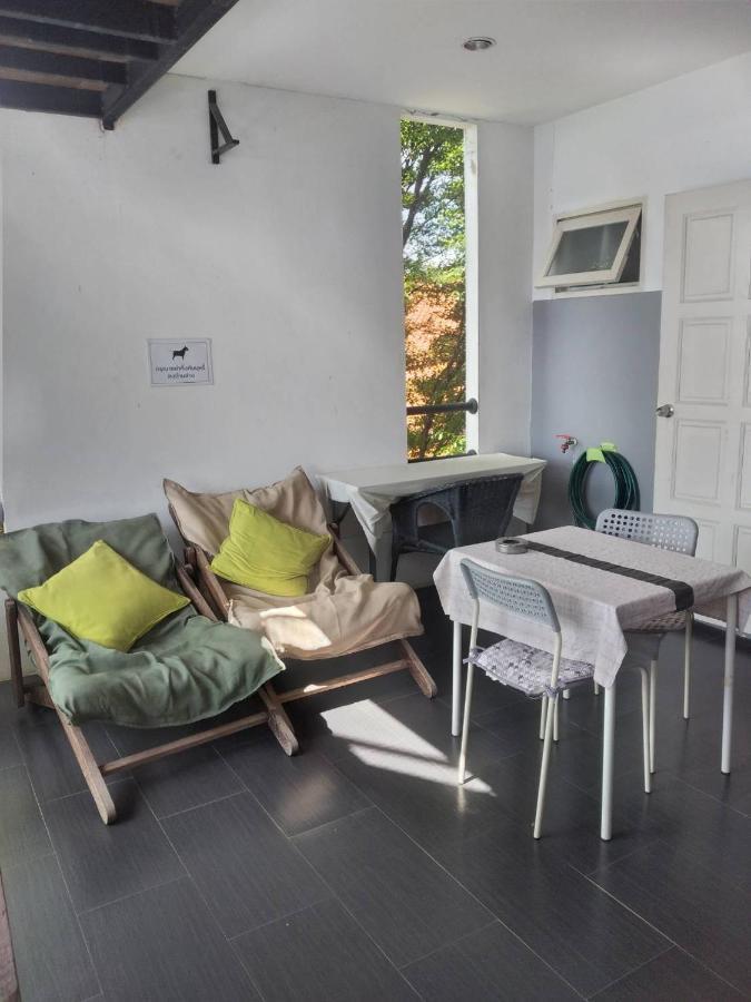 White Monkey Guesthouse Phetchaburi Extérieur photo