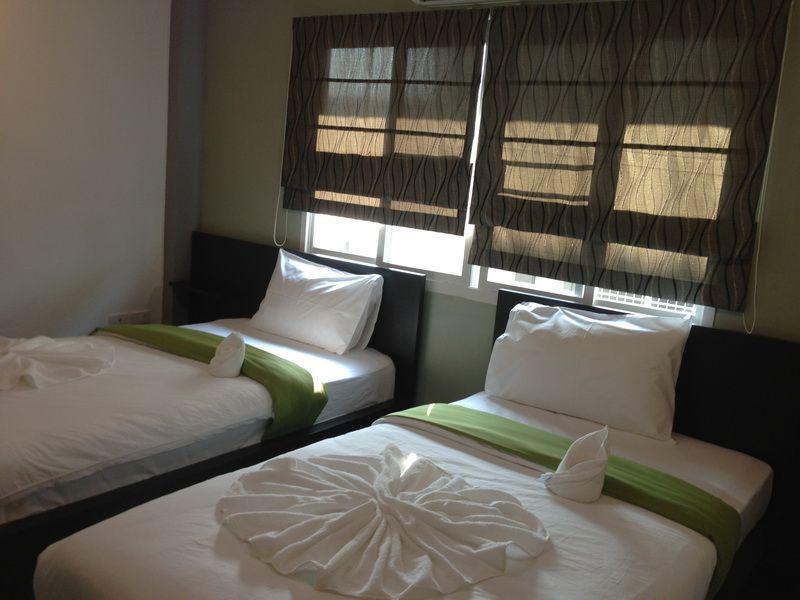White Monkey Guesthouse Phetchaburi Extérieur photo