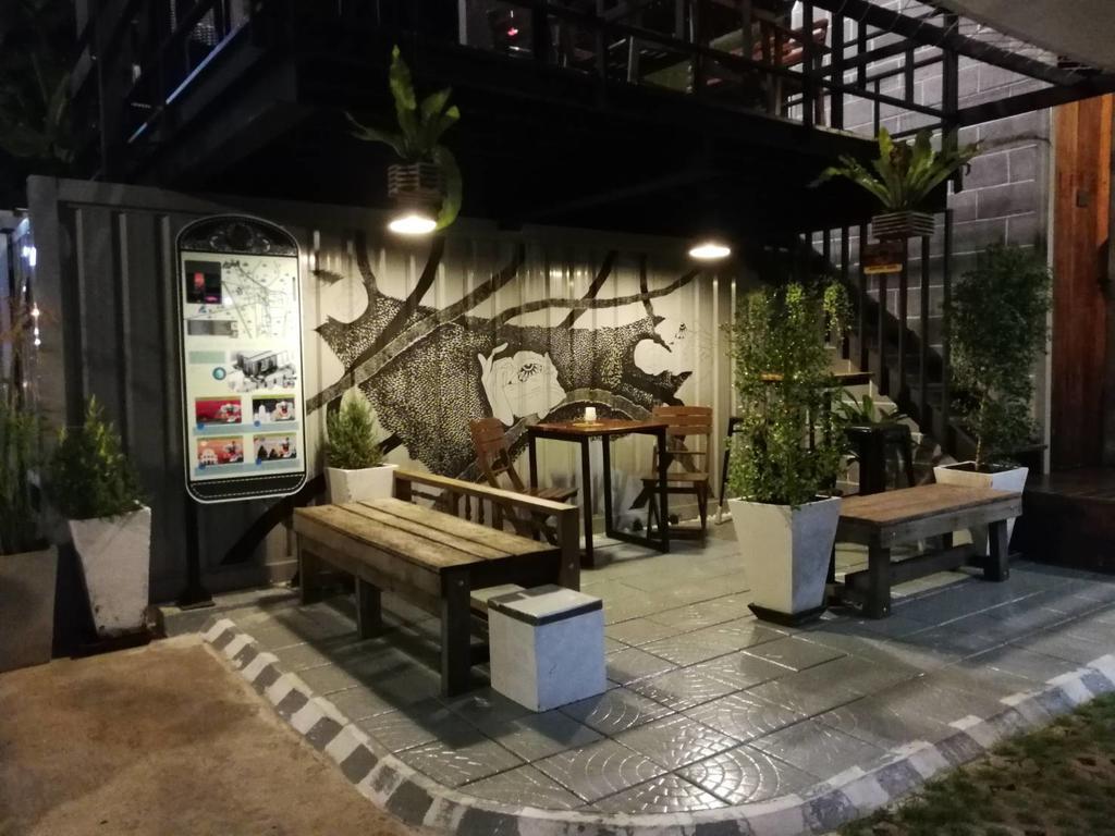 White Monkey Guesthouse Phetchaburi Extérieur photo