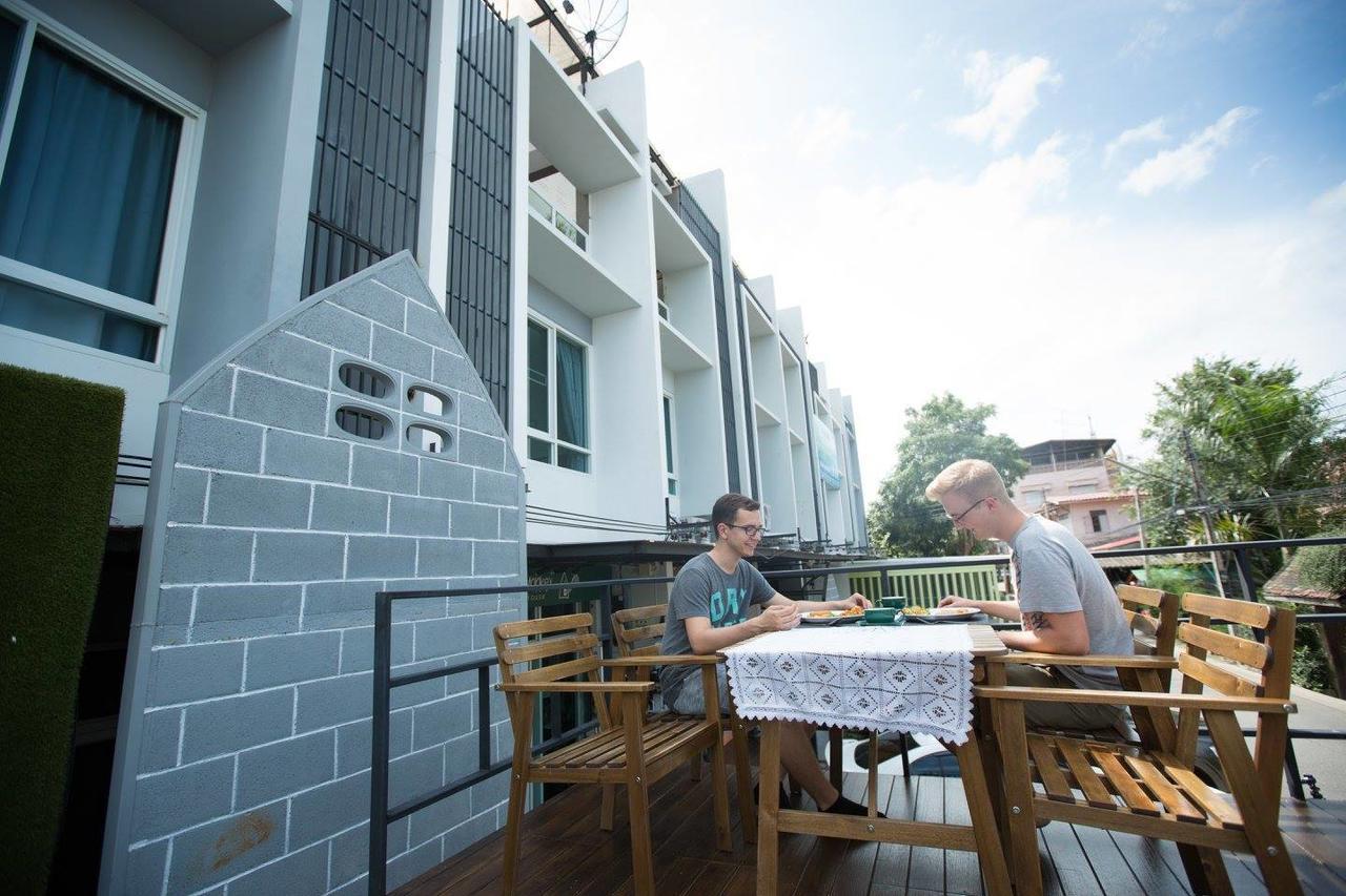 White Monkey Guesthouse Phetchaburi Extérieur photo