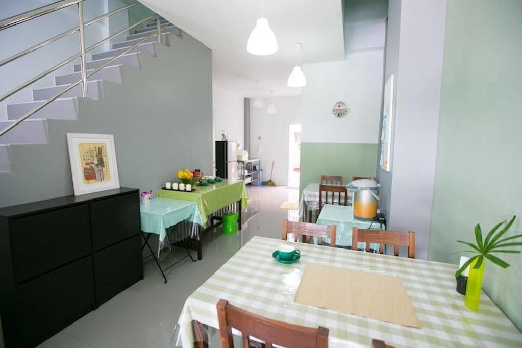 White Monkey Guesthouse Phetchaburi Extérieur photo