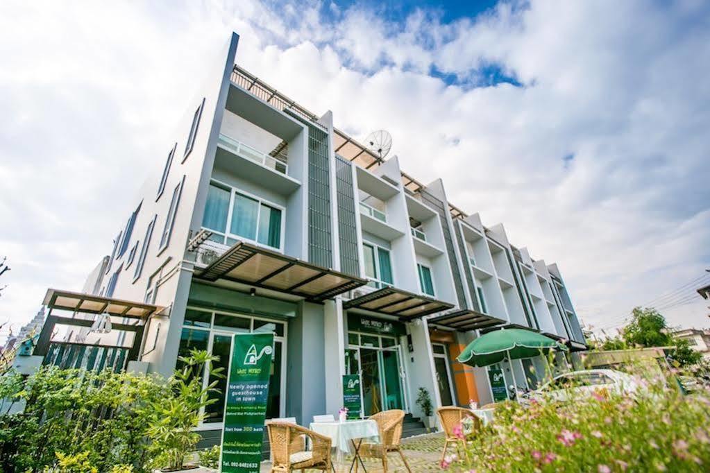 White Monkey Guesthouse Phetchaburi Extérieur photo