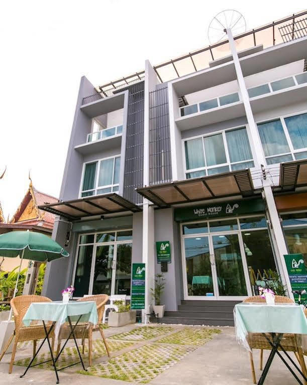 White Monkey Guesthouse Phetchaburi Extérieur photo