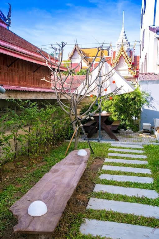 White Monkey Guesthouse Phetchaburi Extérieur photo